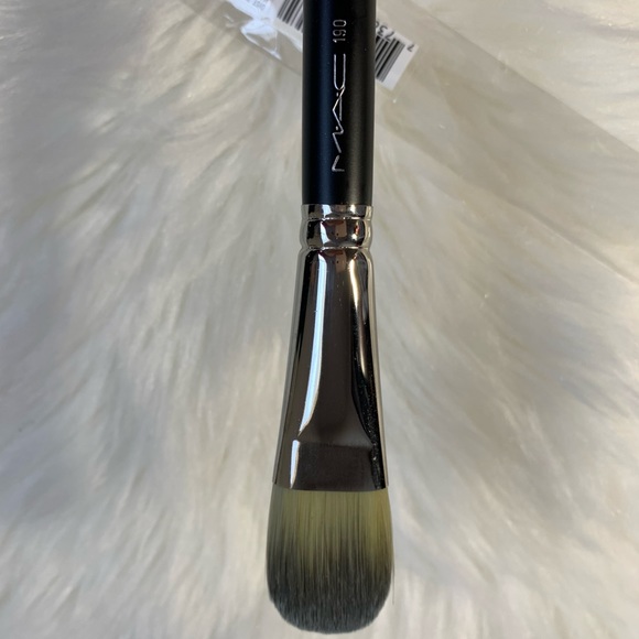 ✨💄Mac 190 full size foundation brush new  ! 💄✨ - Picture 2 of 6